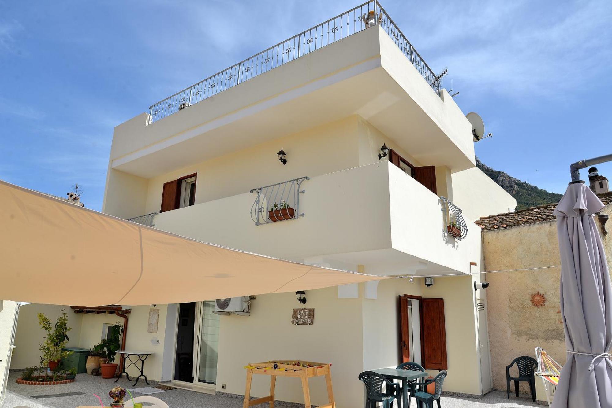 B&B S'Incontru Galtellì Kültér fotó